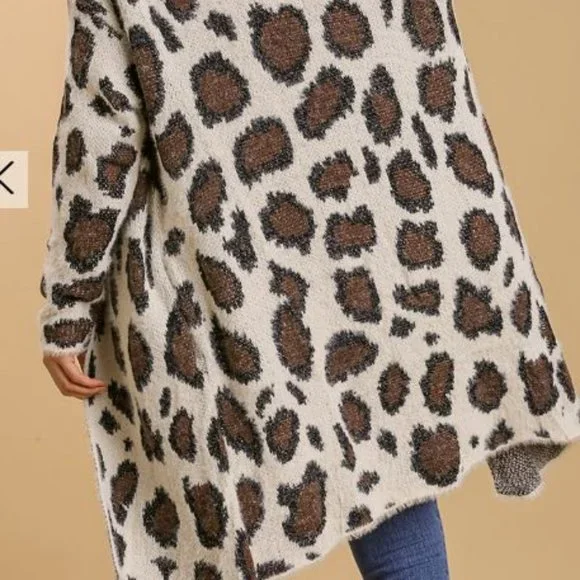 Umgee animal print fuzzy long open front cardigan - Picture 4 of 5